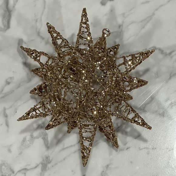 Pier 1 Star 18 Point Star Ornament Gold Glitter Metal Rate - Picture 3 of 3